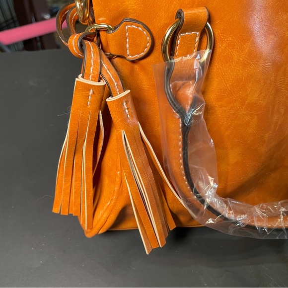 Brown genuine leather satchel purse tassels zip closure pockets, crossbody strap - Picture 4 of 11